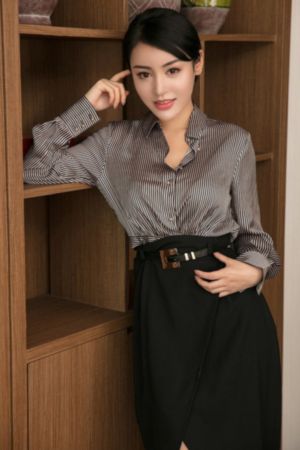 欧美平胸美女图片_HD高清完整版