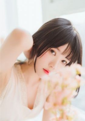 18禁止露裸体奶头美女图片_电影无删减版